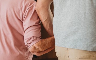 Plötzlich Pflegefall:  So organisieren Sie plötzlich eintretende Pflegenotwendigkeit Schritt für Schritt